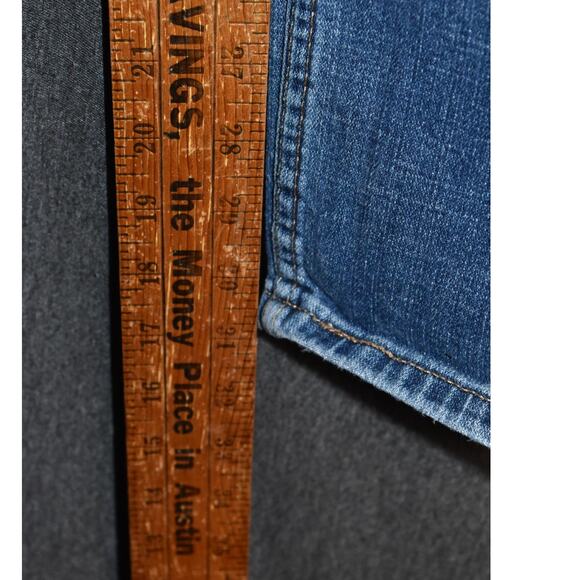 Levi's 524 Skinny Women's 9M (29x32) Distressed Light Wash Denim Jeans - Picture 9 of 10